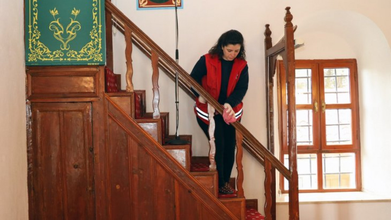 Camii Temizliği